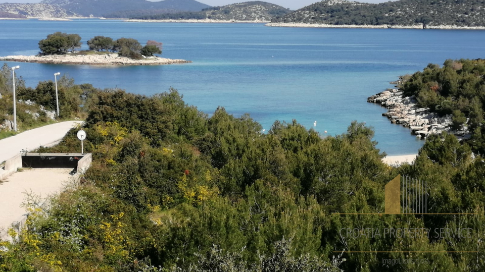 Luxury apartment in an attractive location 50 meters from the sea near Šibenik!