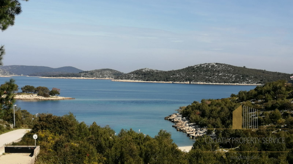 Luxury apartment in an attractive location 50 meters from the sea near Šibenik!