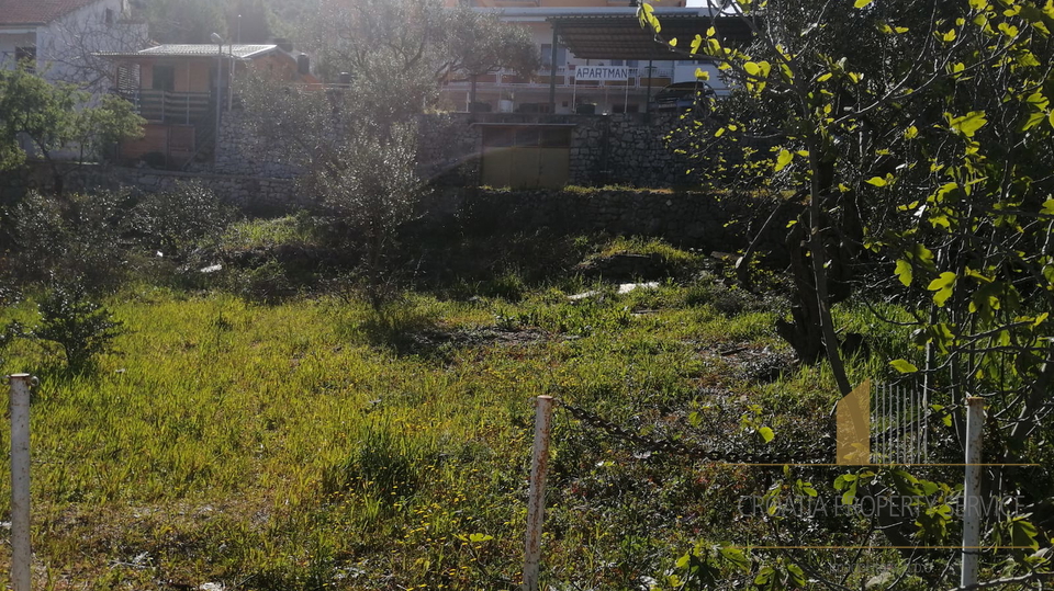 Luxury apartment in an attractive location 50 meters from the sea near Šibenik!