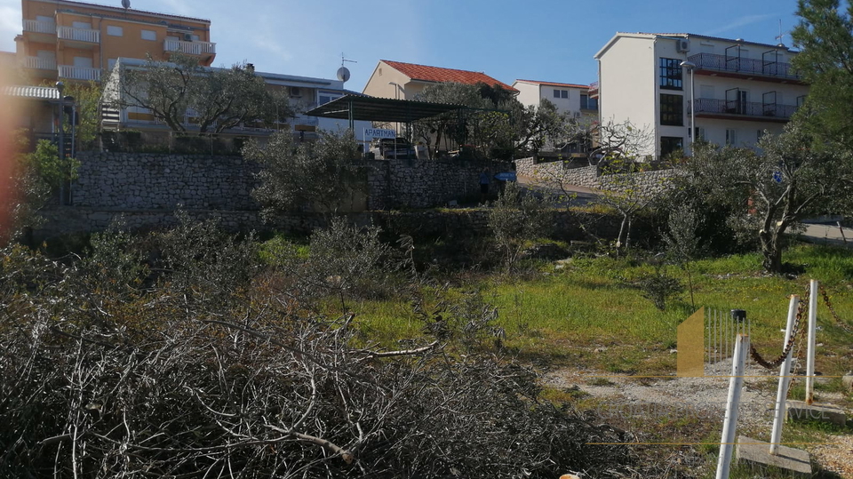 Luxury apartment in an attractive location 50 meters from the sea near Šibenik!