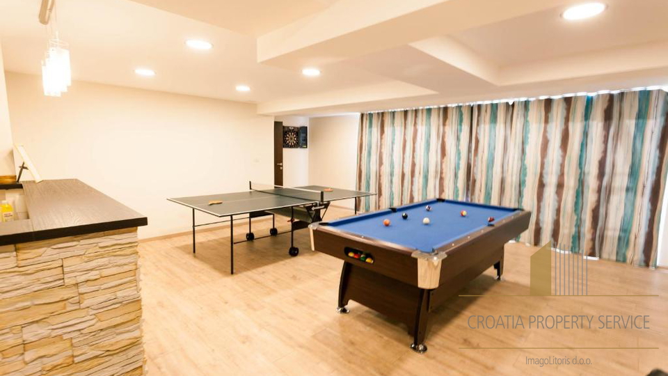 Exklusive Villa in Klis mit Panoramablick auf das Meer und Split&excl;