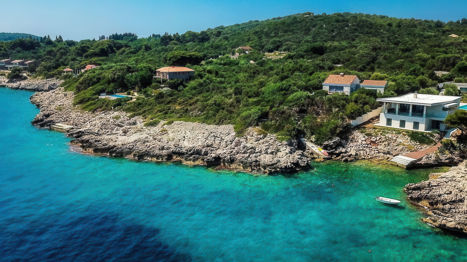 New modern villa first row by the sea near Dubrovnik&excl;
