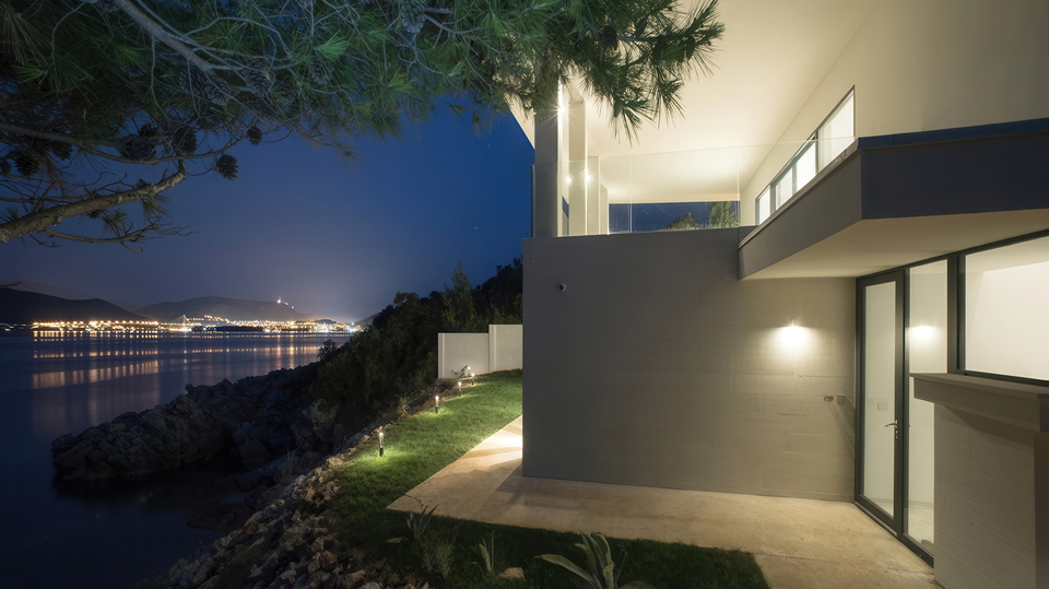 New modern villa first row by the sea near Dubrovnik&excl;