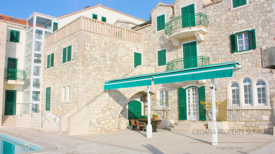 Magnifico hotel termale 4**** nel centro di Bol sull'isola di Brač!