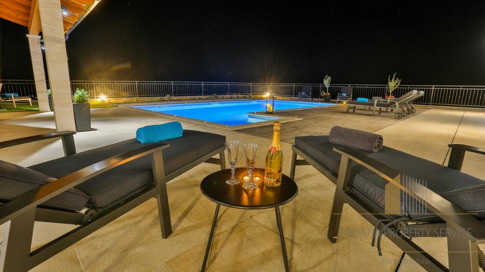 Luxusvilla mit herrlichem Panoramablick auf das Meer in Sevid!