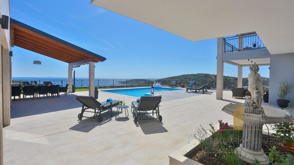 Luxusvilla mit herrlichem Panoramablick auf das Meer in Sevid!