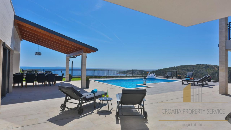 Luxusvilla mit herrlichem Panoramablick auf das Meer in Sevid!