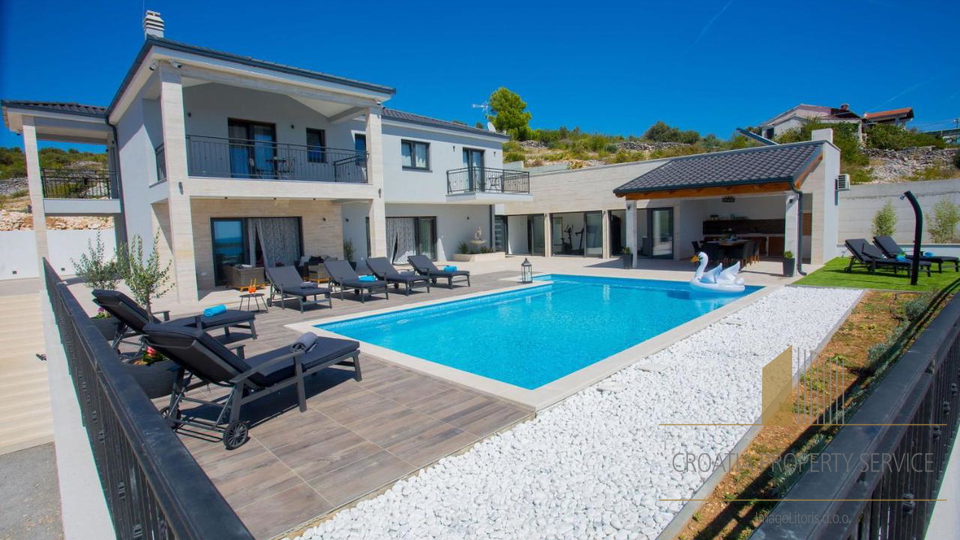 Luxusvilla mit herrlichem Panoramablick auf das Meer in Sevid!