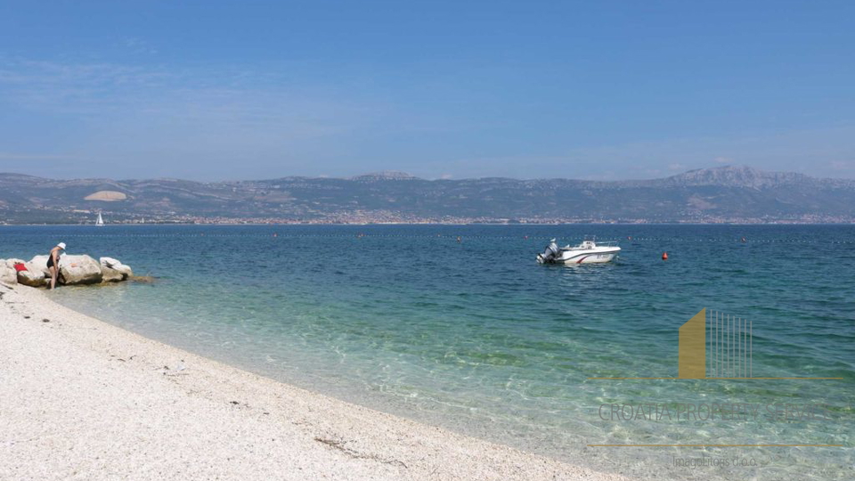 Baugrundstück in außergewöhnlicher Lage, 1. Reihe zum Meer auf der Insel Čiovo!