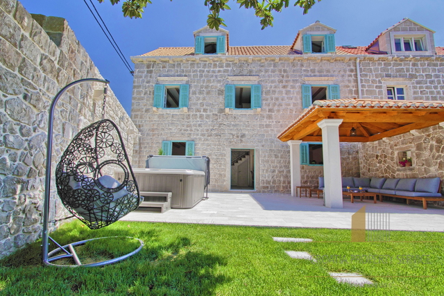 Luksuzna kamena vila s pogledom na more - Cavtat!