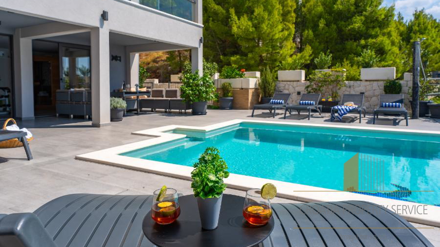 Exclusive villa with panoramic sea view and infinity pool - Omiš!