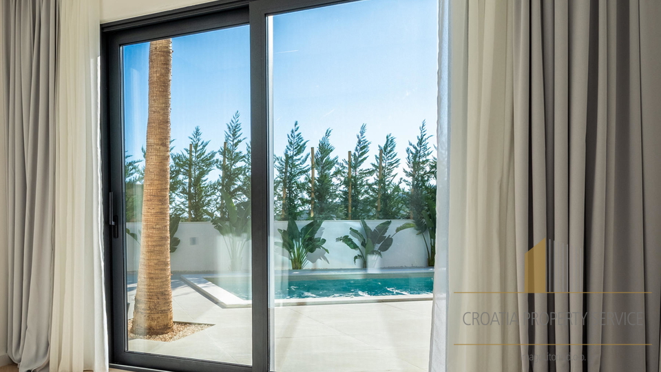 Spektakularna vila z odprtim pogledom na morje na ekskluzivni lokaciji v Primoštenu!