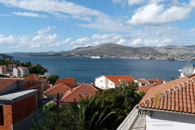 Dvojna kuća s pogledom na more na otoku Čiovu!