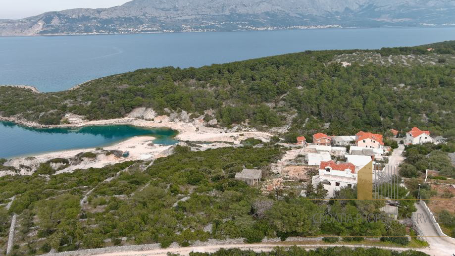 Baugrundstück mit Meerblick auf der Insel Brač!