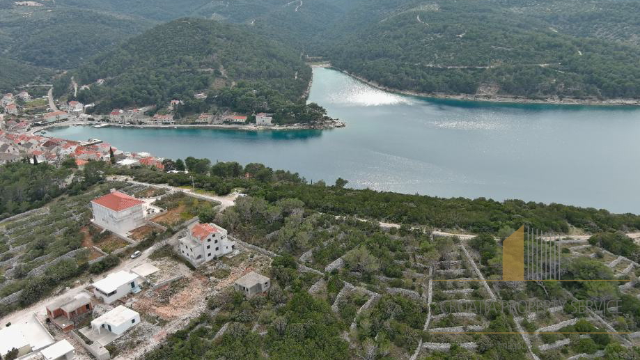 Baugrundstück mit Meerblick auf der Insel Brač!