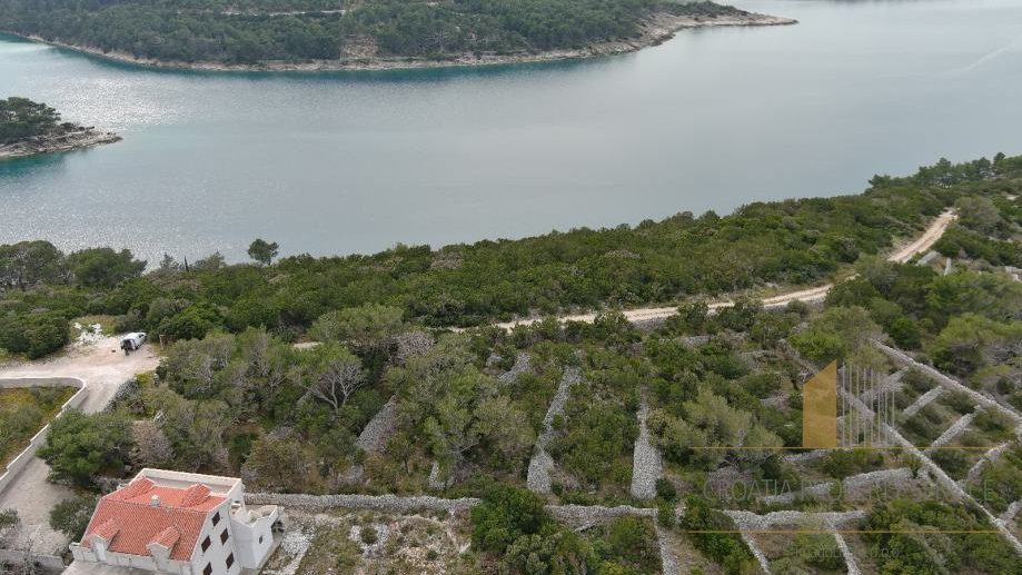 Baugrundstück mit Meerblick auf der Insel Brač!