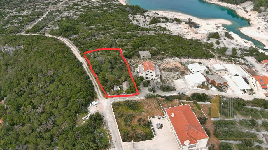 Baugrundstück mit Meerblick auf der Insel Brač!