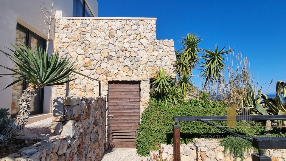 Una villa moderna con piscina e una fantastica vista sul mare - l'isola di Vis!