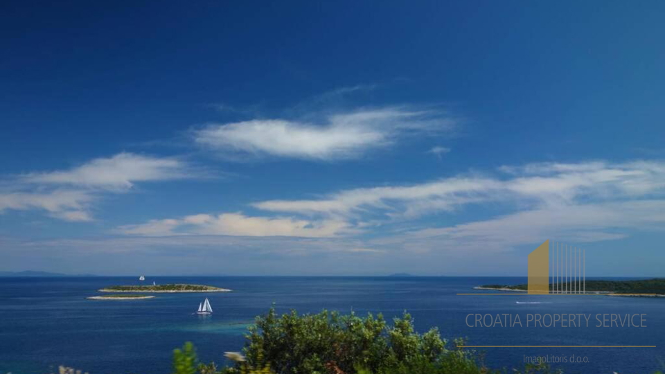 Una villa moderna con piscina e una fantastica vista sul mare - l'isola di Vis!