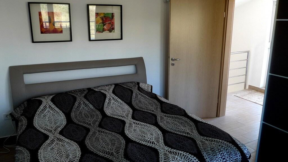 &Dcy;&vcy;&ucy;&khcy;&ecy;&tcy;&acy;&zhcy;&ncy;&acy;&yacy; &kcy;&vcy;&acy;&rcy;&tcy;&icy;&rcy;&acy; &vcy; 80 &mcy;&iecy;&tcy;&rcy;&acy;&khcy; &ocy;&tcy; &pcy;&rcy;&iecy;&kcy;&rcy;&acy;&scy;&ncy;&ocy;&gcy;&ocy; &pcy;&lcy;&yacy;&zhcy;&acy; &vcy; &ocy;&kcy;&rcy;&iecy;&scy;&tcy;&ncy;&ocy;&scy;&tcy;&yacy;&khcy; &Zcy;&acy;&dcy;&acy;&rcy;&acy;&comma; &pcy;&rcy;&ocy;&dcy;&acy;&iocy;&tcy;&scy;&yacy;&excl;