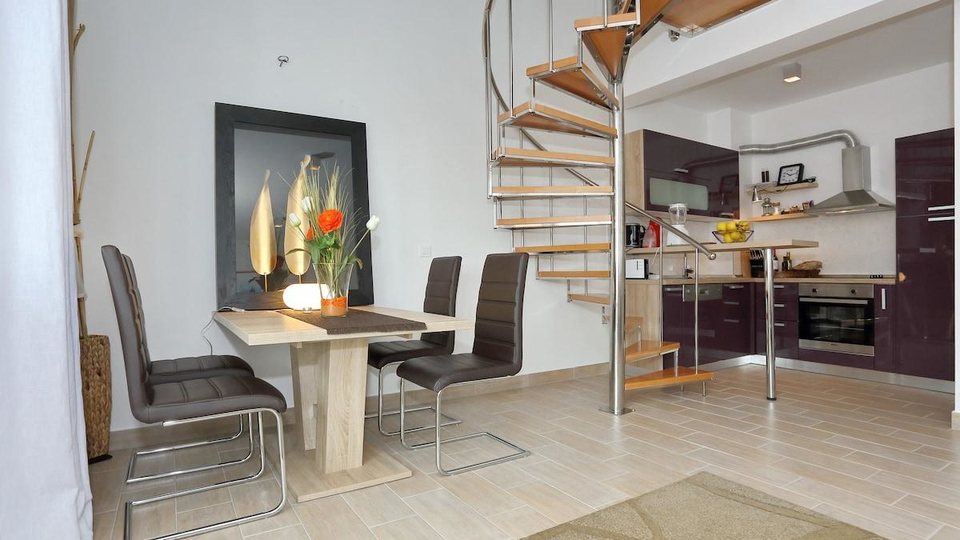 &Dcy;&vcy;&ucy;&khcy;&ecy;&tcy;&acy;&zhcy;&ncy;&acy;&yacy; &kcy;&vcy;&acy;&rcy;&tcy;&icy;&rcy;&acy; &vcy; 80 &mcy;&iecy;&tcy;&rcy;&acy;&khcy; &ocy;&tcy; &pcy;&rcy;&iecy;&kcy;&rcy;&acy;&scy;&ncy;&ocy;&gcy;&ocy; &pcy;&lcy;&yacy;&zhcy;&acy; &vcy; &ocy;&kcy;&rcy;&iecy;&scy;&tcy;&ncy;&ocy;&scy;&tcy;&yacy;&khcy; &Zcy;&acy;&dcy;&acy;&rcy;&acy;&comma; &pcy;&rcy;&ocy;&dcy;&acy;&iocy;&tcy;&scy;&yacy;&excl;