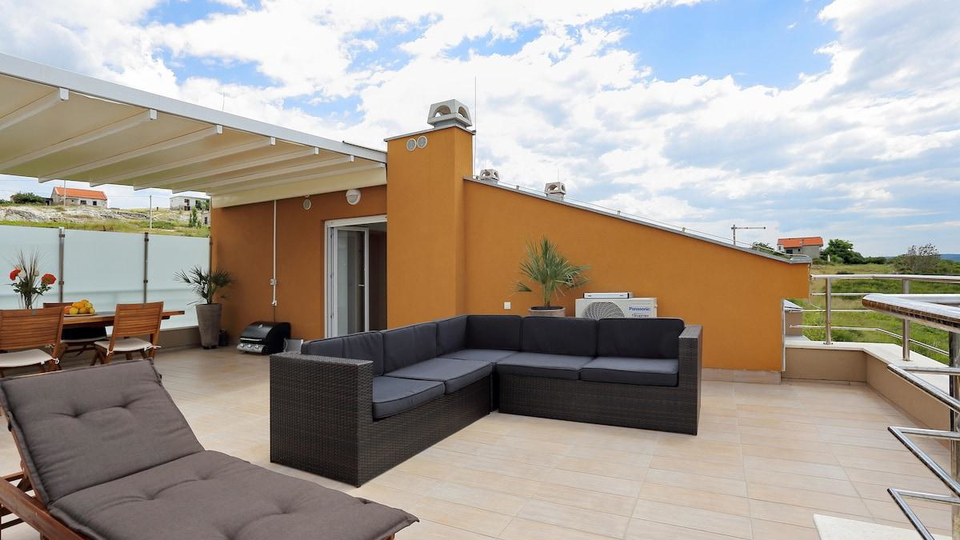 &Dcy;&vcy;&ucy;&khcy;&ecy;&tcy;&acy;&zhcy;&ncy;&acy;&yacy; &kcy;&vcy;&acy;&rcy;&tcy;&icy;&rcy;&acy; &vcy; 80 &mcy;&iecy;&tcy;&rcy;&acy;&khcy; &ocy;&tcy; &pcy;&rcy;&iecy;&kcy;&rcy;&acy;&scy;&ncy;&ocy;&gcy;&ocy; &pcy;&lcy;&yacy;&zhcy;&acy; &vcy; &ocy;&kcy;&rcy;&iecy;&scy;&tcy;&ncy;&ocy;&scy;&tcy;&yacy;&khcy; &Zcy;&acy;&dcy;&acy;&rcy;&acy;&comma; &pcy;&rcy;&ocy;&dcy;&acy;&iocy;&tcy;&scy;&yacy;&excl;