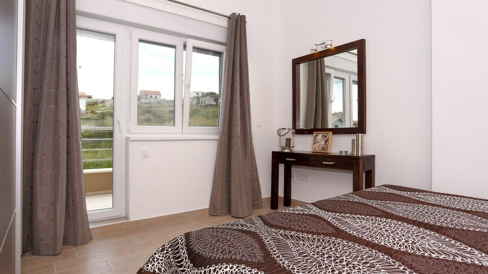 &Dcy;&vcy;&ucy;&khcy;&ecy;&tcy;&acy;&zhcy;&ncy;&acy;&yacy; &kcy;&vcy;&acy;&rcy;&tcy;&icy;&rcy;&acy; &vcy; 80 &mcy;&iecy;&tcy;&rcy;&acy;&khcy; &ocy;&tcy; &pcy;&rcy;&iecy;&kcy;&rcy;&acy;&scy;&ncy;&ocy;&gcy;&ocy; &pcy;&lcy;&yacy;&zhcy;&acy; &vcy; &ocy;&kcy;&rcy;&iecy;&scy;&tcy;&ncy;&ocy;&scy;&tcy;&yacy;&khcy; &Zcy;&acy;&dcy;&acy;&rcy;&acy;&comma; &pcy;&rcy;&ocy;&dcy;&acy;&iocy;&tcy;&scy;&yacy;&excl;