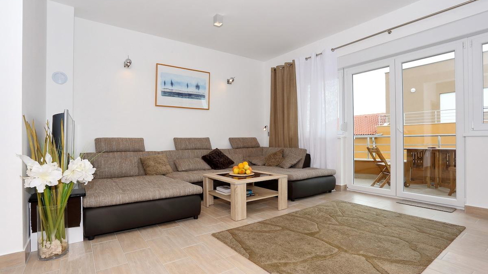 &Dcy;&vcy;&ucy;&khcy;&ecy;&tcy;&acy;&zhcy;&ncy;&acy;&yacy; &kcy;&vcy;&acy;&rcy;&tcy;&icy;&rcy;&acy; &vcy; 80 &mcy;&iecy;&tcy;&rcy;&acy;&khcy; &ocy;&tcy; &pcy;&rcy;&iecy;&kcy;&rcy;&acy;&scy;&ncy;&ocy;&gcy;&ocy; &pcy;&lcy;&yacy;&zhcy;&acy; &vcy; &ocy;&kcy;&rcy;&iecy;&scy;&tcy;&ncy;&ocy;&scy;&tcy;&yacy;&khcy; &Zcy;&acy;&dcy;&acy;&rcy;&acy;&comma; &pcy;&rcy;&ocy;&dcy;&acy;&iocy;&tcy;&scy;&yacy;&excl;