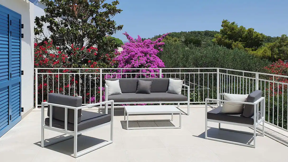 Beautiful villa first row to the sea on the island of Kor&ccaron;ula&comma; for sale&excl;