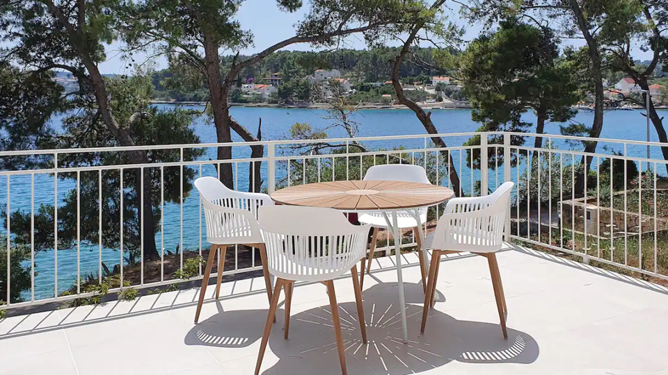 Beautiful villa first row to the sea on the island of Kor&ccaron;ula&comma; for sale&excl;