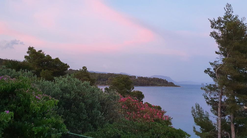 Beautiful villa first row to the sea on the island of Kor&ccaron;ula&comma; for sale&excl;