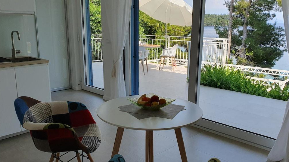 Beautiful villa first row to the sea on the island of Kor&ccaron;ula&comma; for sale&excl;