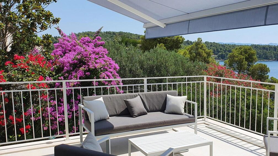 Beautiful villa first row to the sea on the island of Kor&ccaron;ula&comma; for sale&excl;