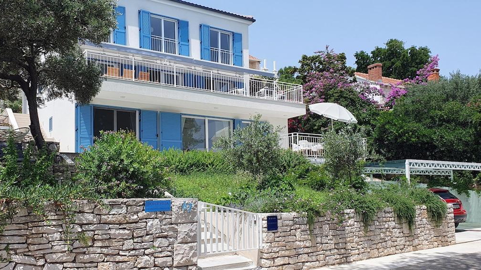 Beautiful villa first row to the sea on the island of Kor&ccaron;ula&comma; for sale&excl;