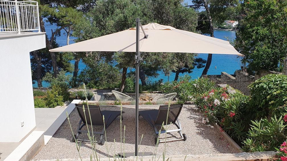 Beautiful villa first row to the sea on the island of Kor&ccaron;ula&comma; for sale&excl;