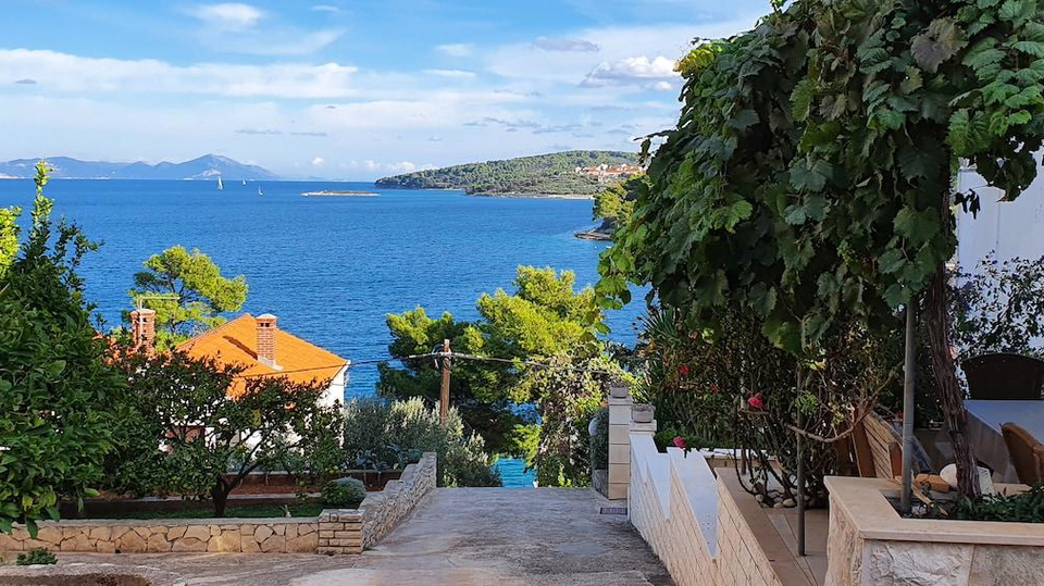 Beautiful villa first row to the sea on the island of Kor&ccaron;ula&comma; for sale&excl;