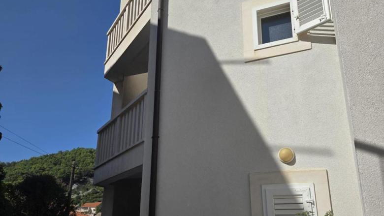 Sale&comma; apartment with sea view in Pu&ccaron;i&scaron;&cacute;a on the island of Bra&ccaron;&excl;