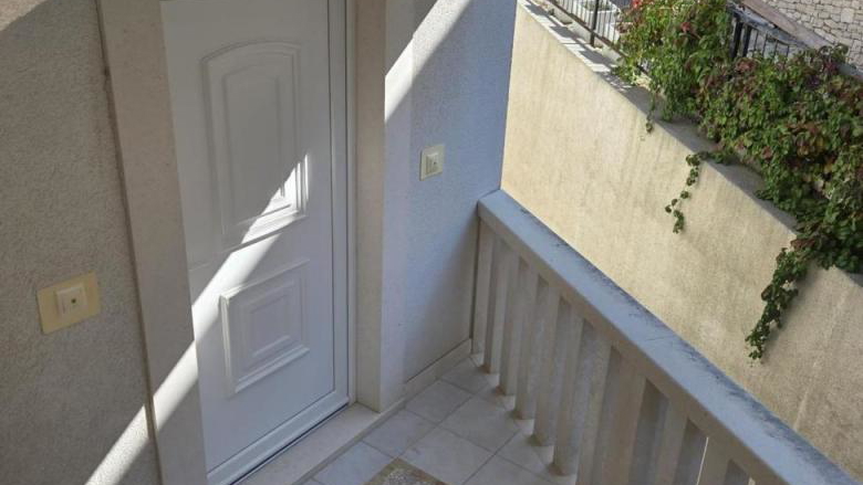 Sale&comma; apartment with sea view in Pu&ccaron;i&scaron;&cacute;a on the island of Bra&ccaron;&excl;