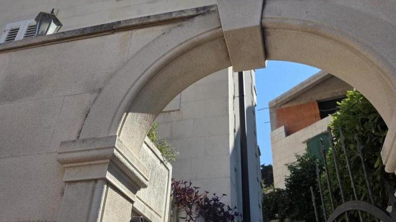 Sale&comma; apartment with sea view in Pu&ccaron;i&scaron;&cacute;a on the island of Bra&ccaron;&excl;