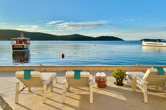 Unique stone villa on the waterfront - Vis!