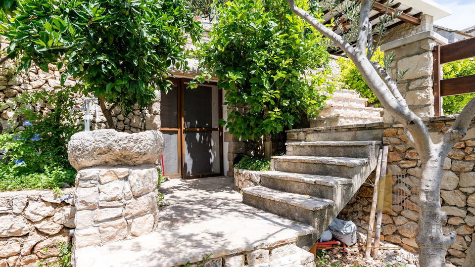 Bellissima casa con vista panoramica sul mare sull'isola di Brač!