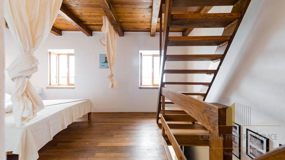 Bellissima casa con vista panoramica sul mare sull'isola di Brač!