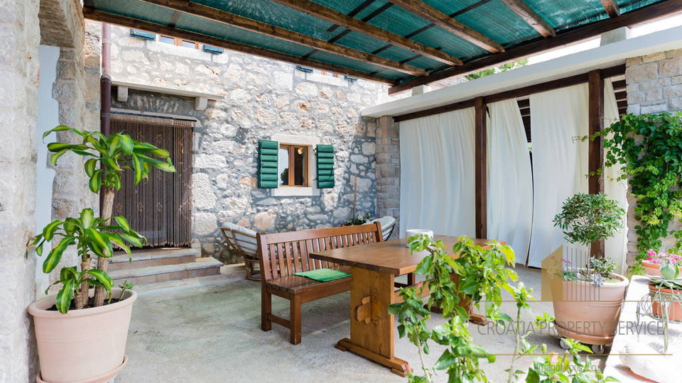 Bellissima casa con vista panoramica sul mare sull'isola di Brač!