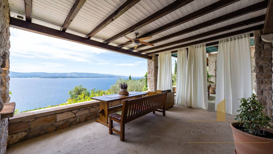 Bellissima casa con vista panoramica sul mare sull'isola di Brač!