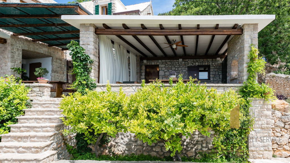 Bellissima casa con vista panoramica sul mare sull'isola di Brač!