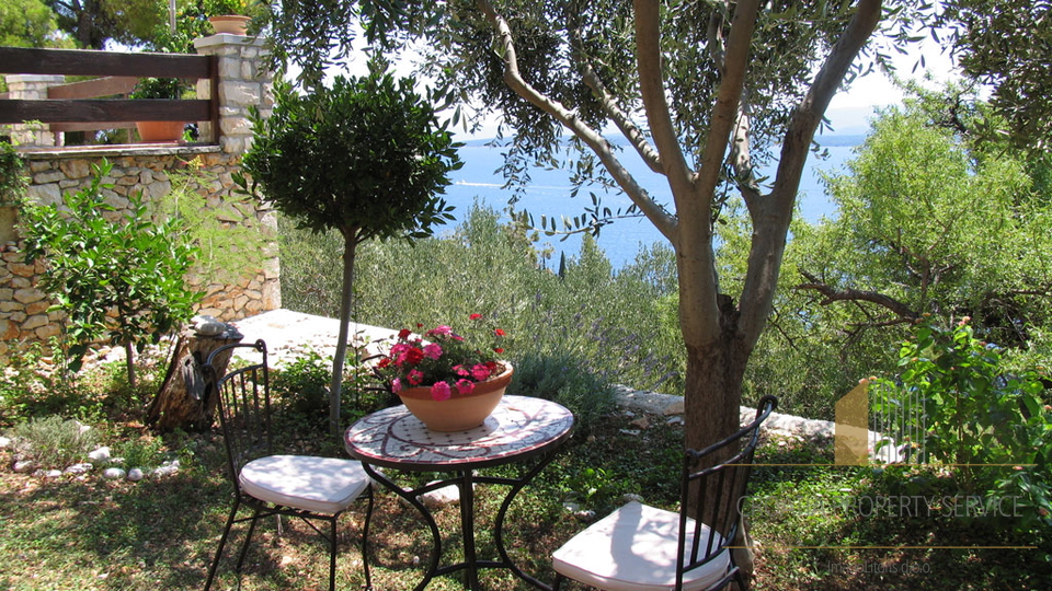 Bellissima casa con vista panoramica sul mare sull'isola di Brač!