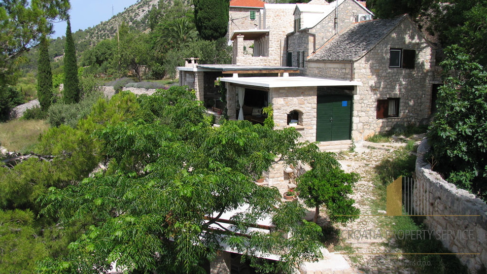 Bellissima casa con vista panoramica sul mare sull'isola di Brač!