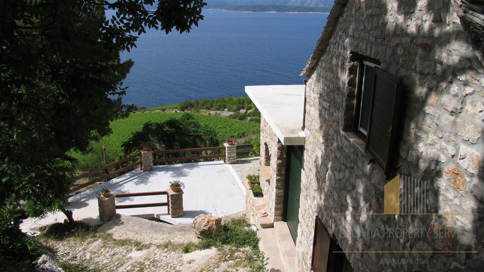 Bellissima casa con vista panoramica sul mare sull'isola di Brač!
