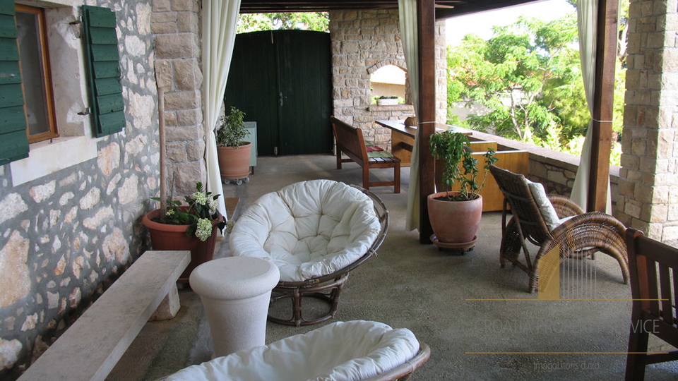 Bellissima casa con vista panoramica sul mare sull'isola di Brač!
