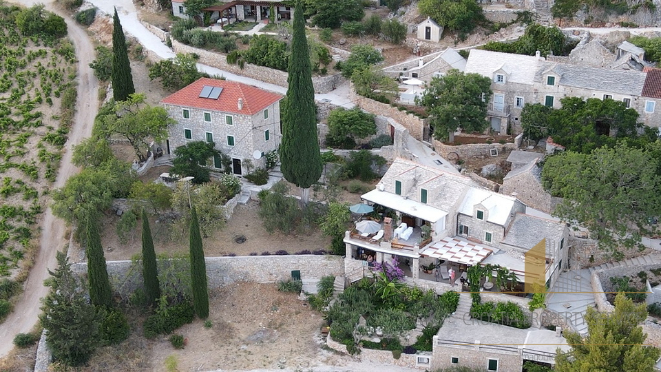 Bellissima casa con vista panoramica sul mare sull'isola di Brač!